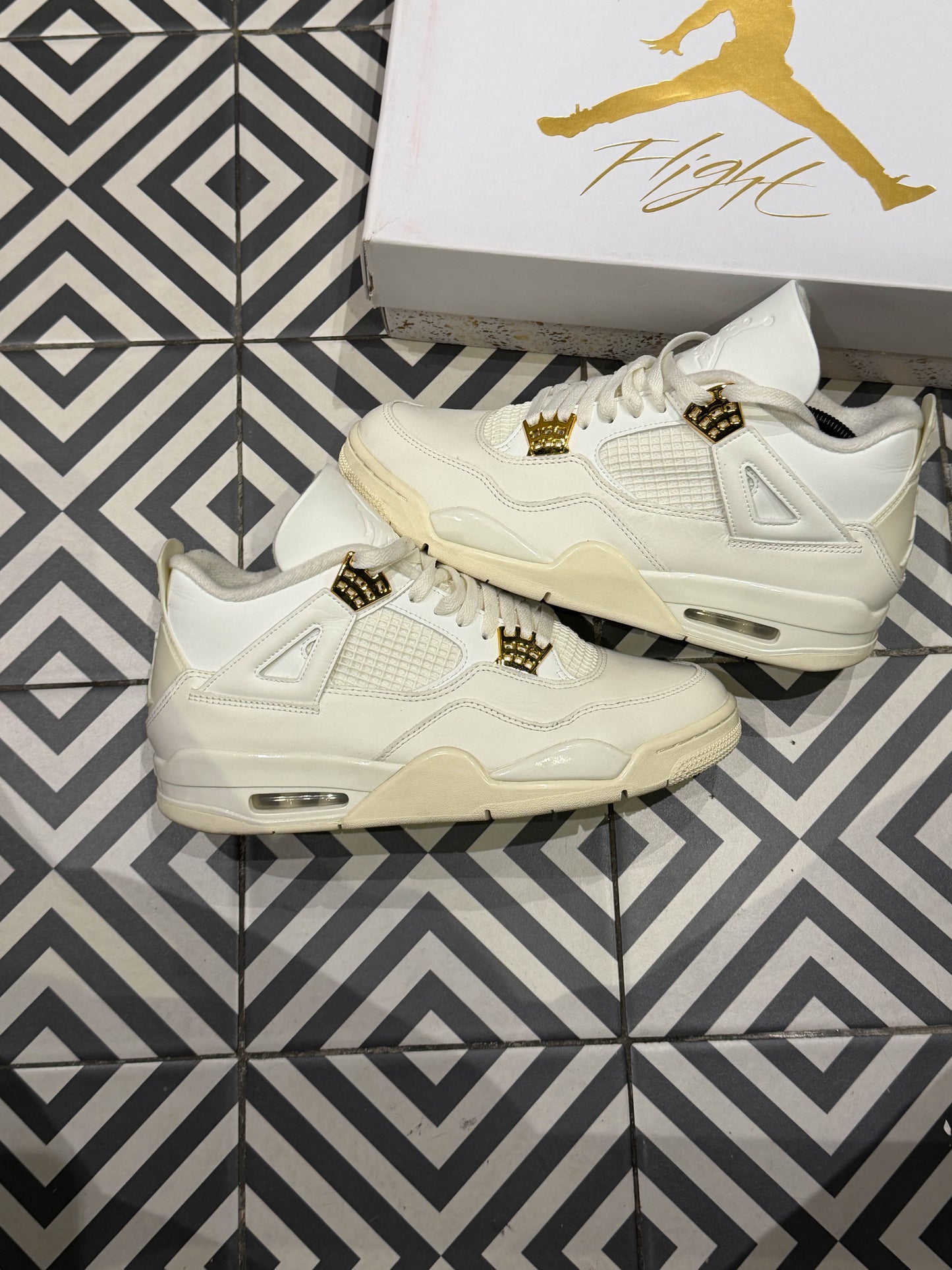 Jordan 4 Metallic Gold (Taille 44,5)
