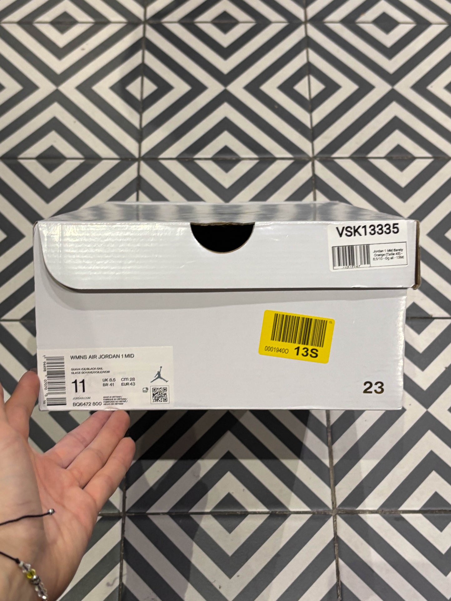 Jordan 1 Mid Barely Orange (Taille 43)