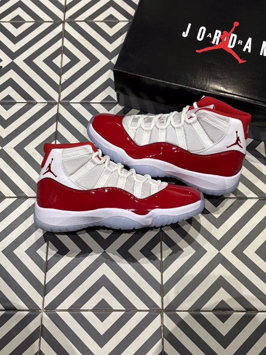 Jordan 11 Cherry (Taille 42,5)