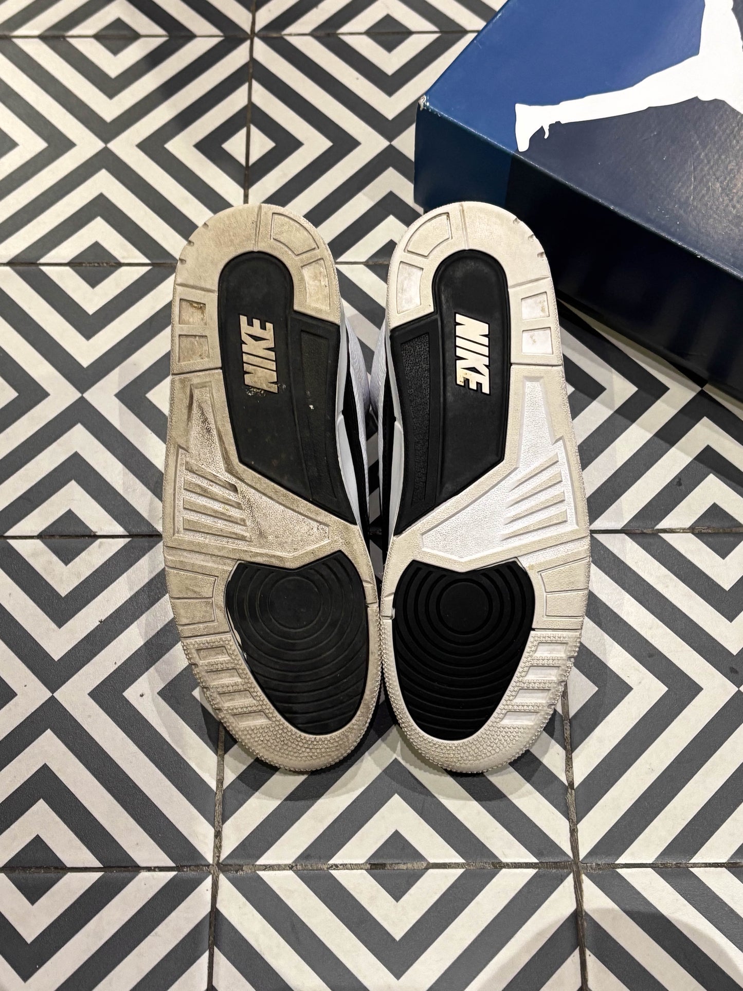 Jordan 3 Fragment (Taille 45,5)