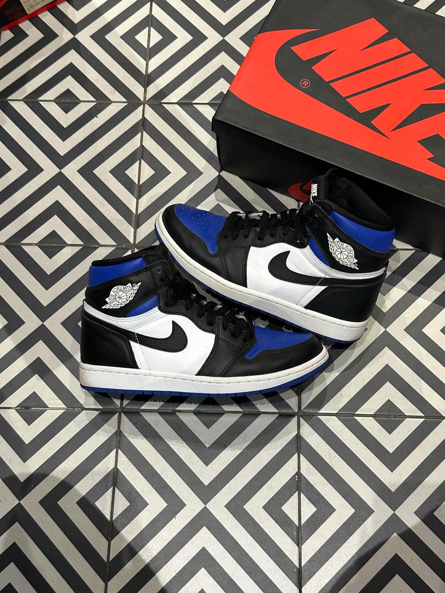 Jordan 1 High Hyper Royal (Taille 40)
