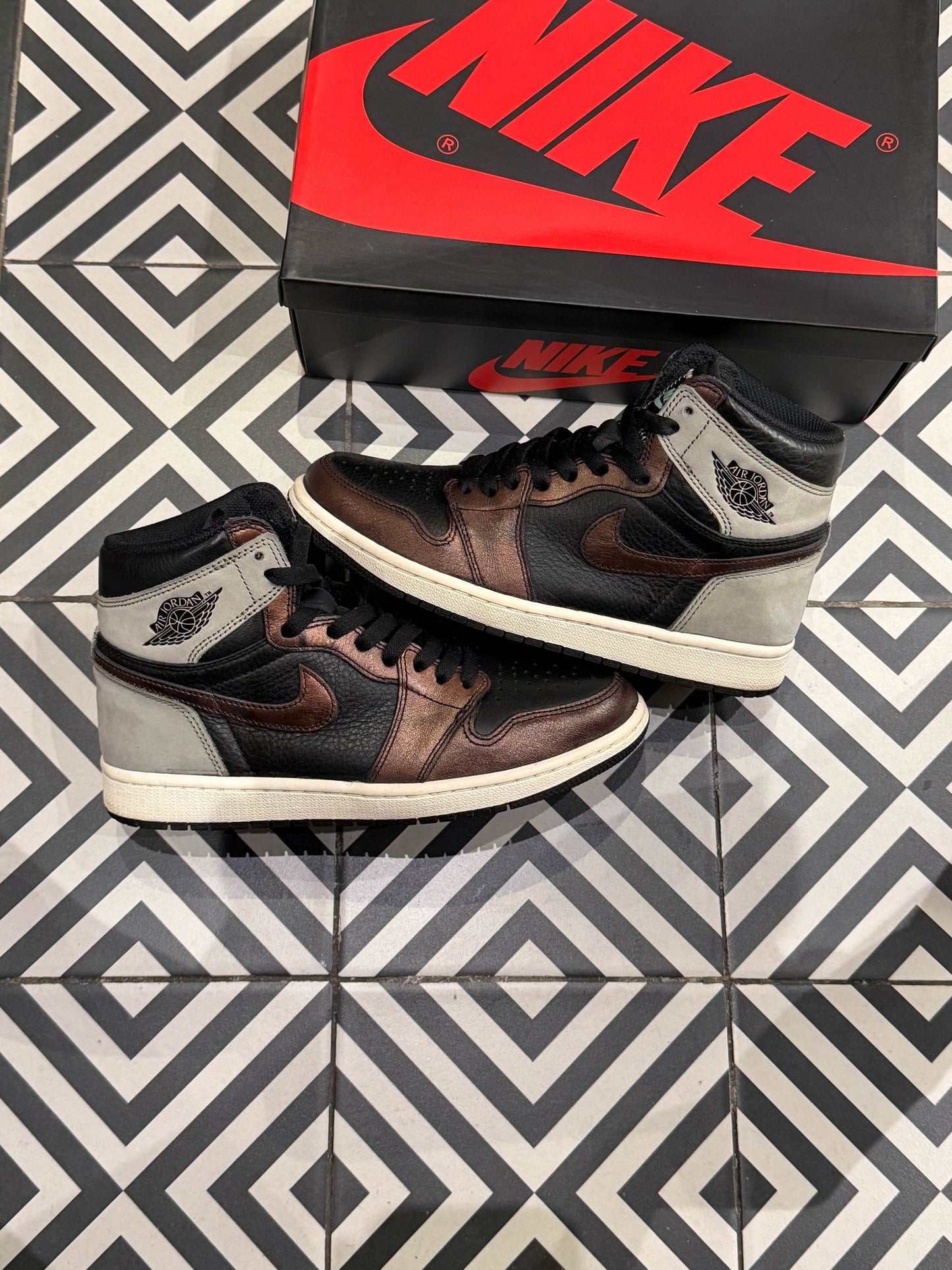 Jordan 1 High Patina (Taille 40,5)