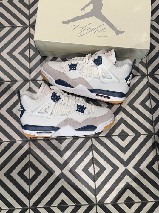 Jordan 4 SB Navy (Taille 40)