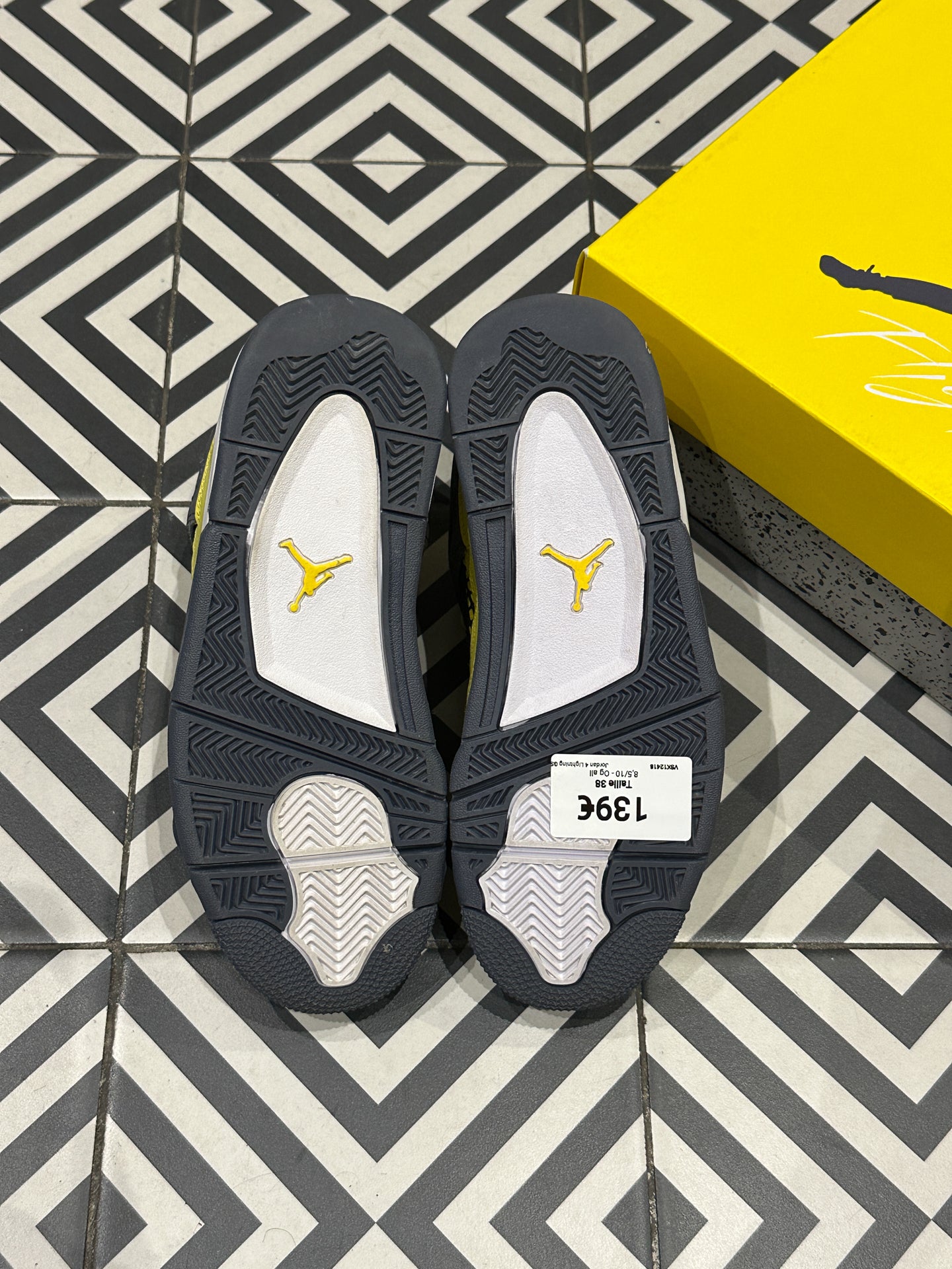 Jordan 4 Lightning GS (38)