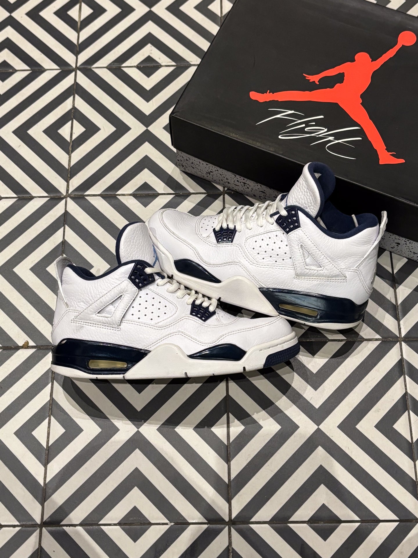 Jordan 4 Columbia (40)