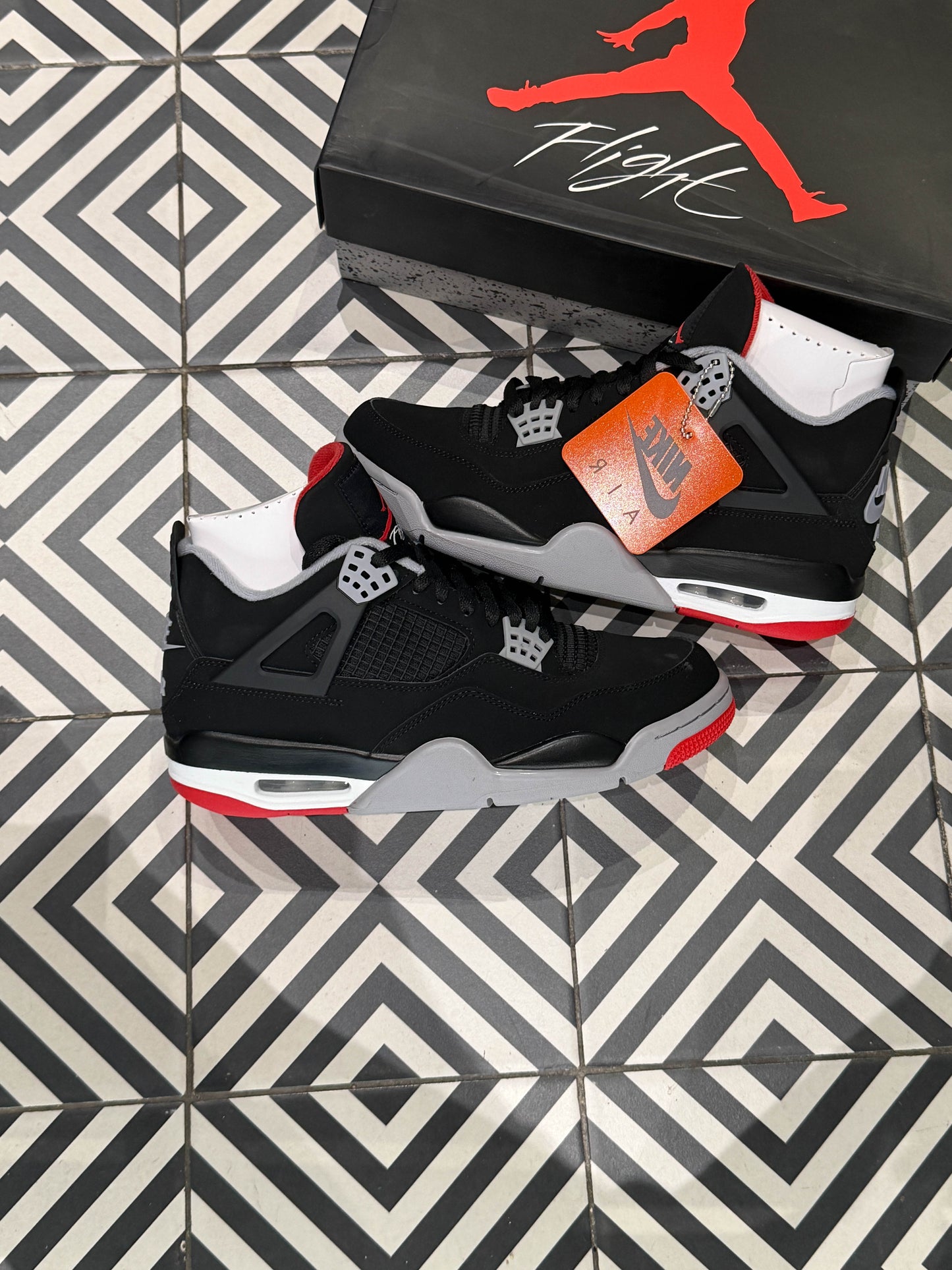 Jordan 4 Bred 2019 (Taille 42,5)