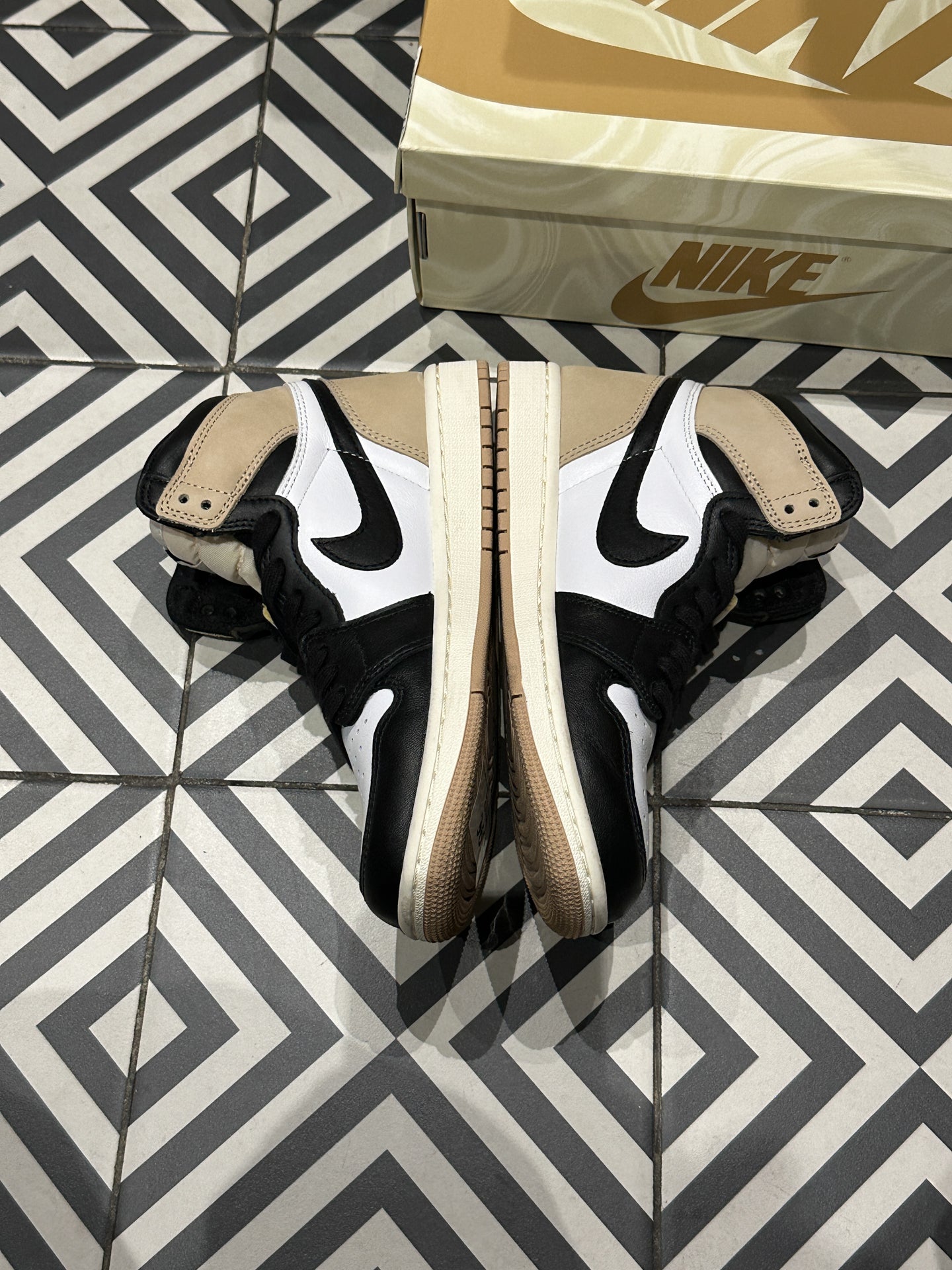 Jordan 1 High Latte (Taille 37,5)