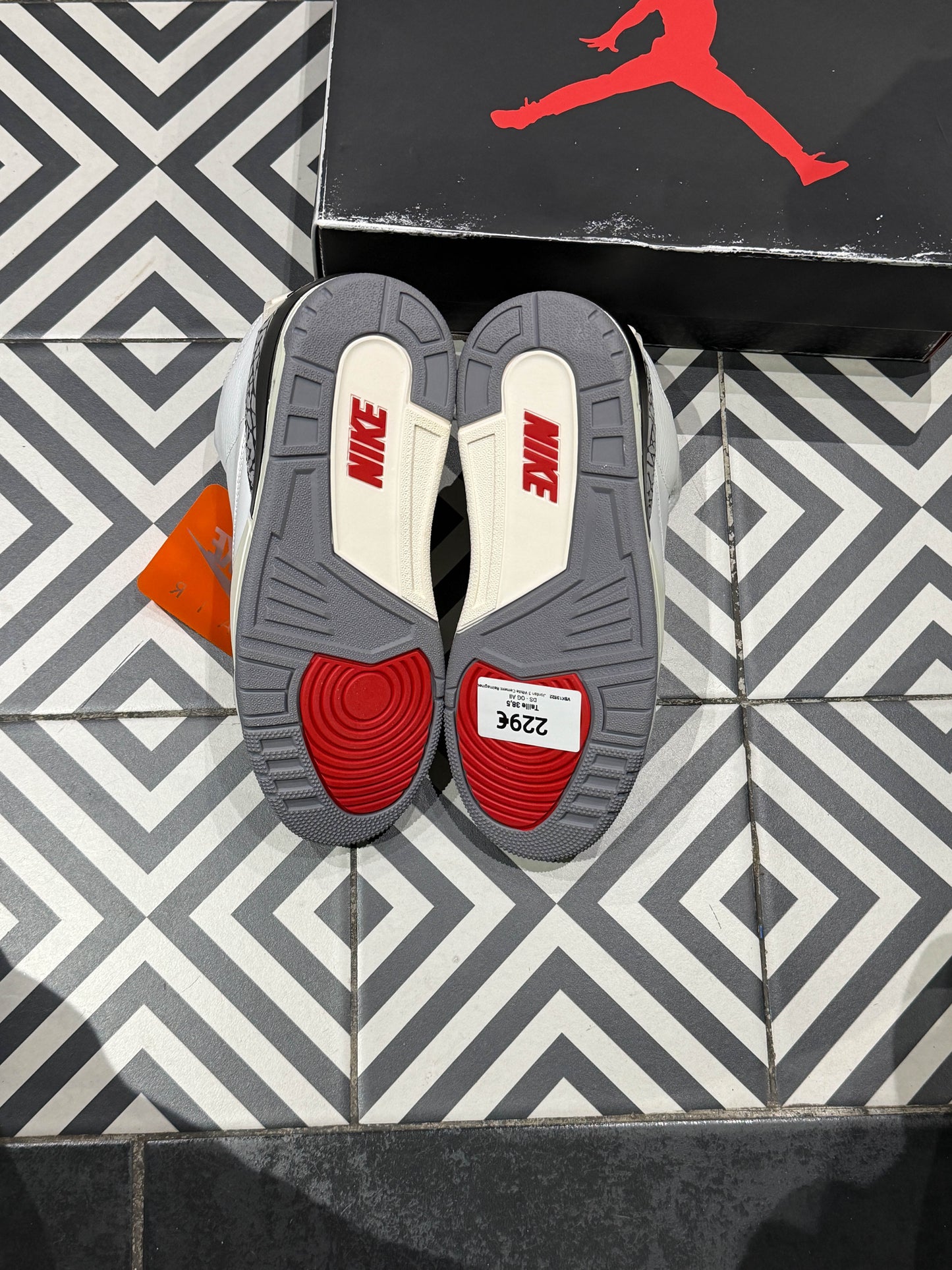 Jordan 3 White Cement Reimagined (Taille 38,5)