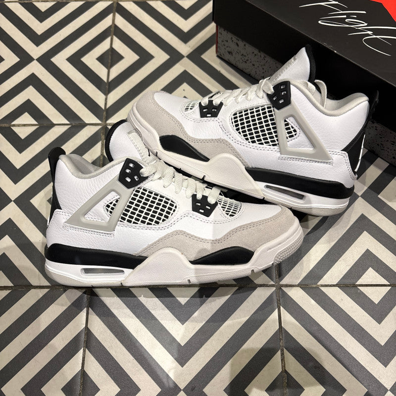 Jordan 4 Military Black GS (Taille 36,5)