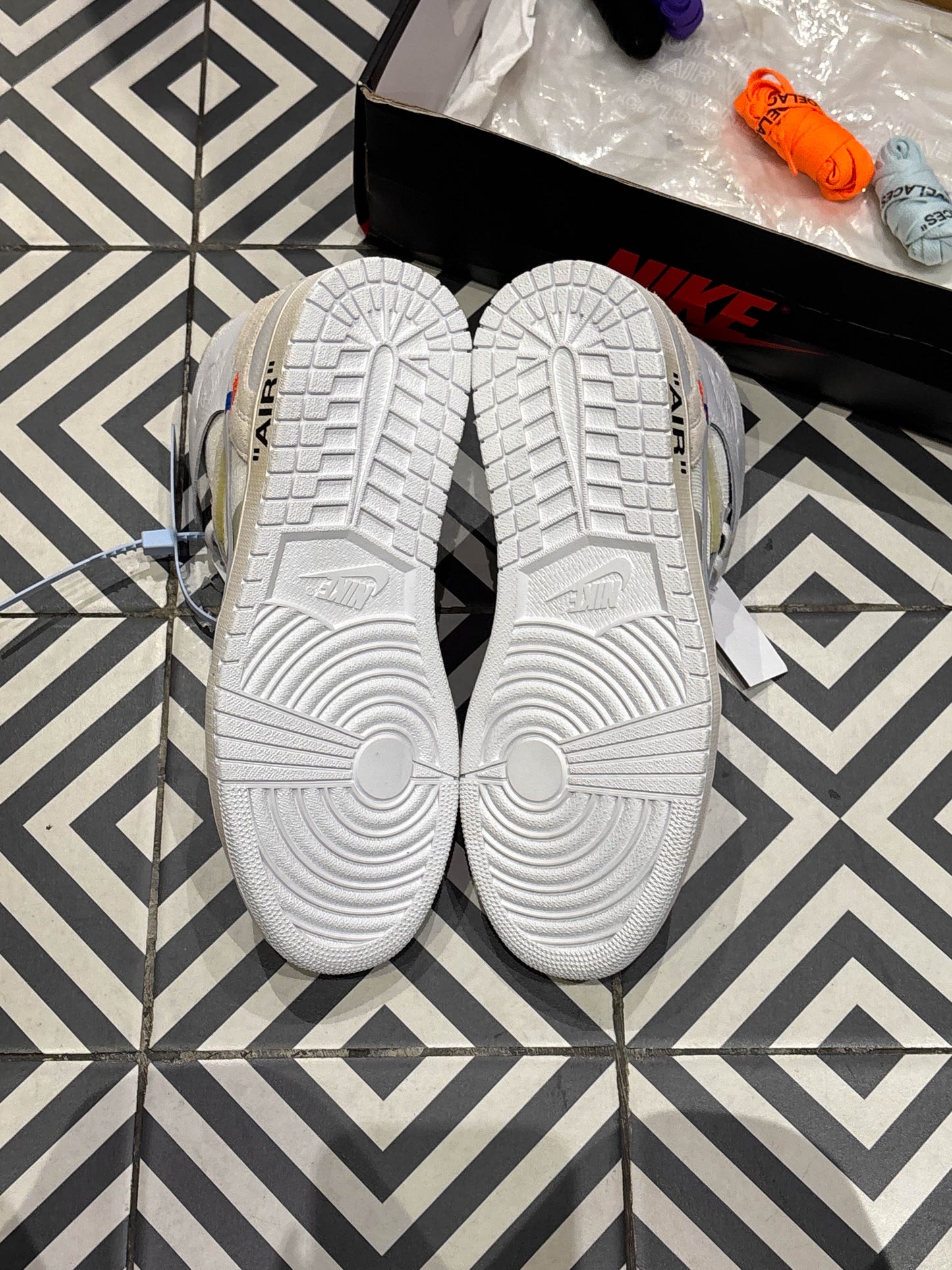 Jordan 1 High Off-White NRG (Taille 43)