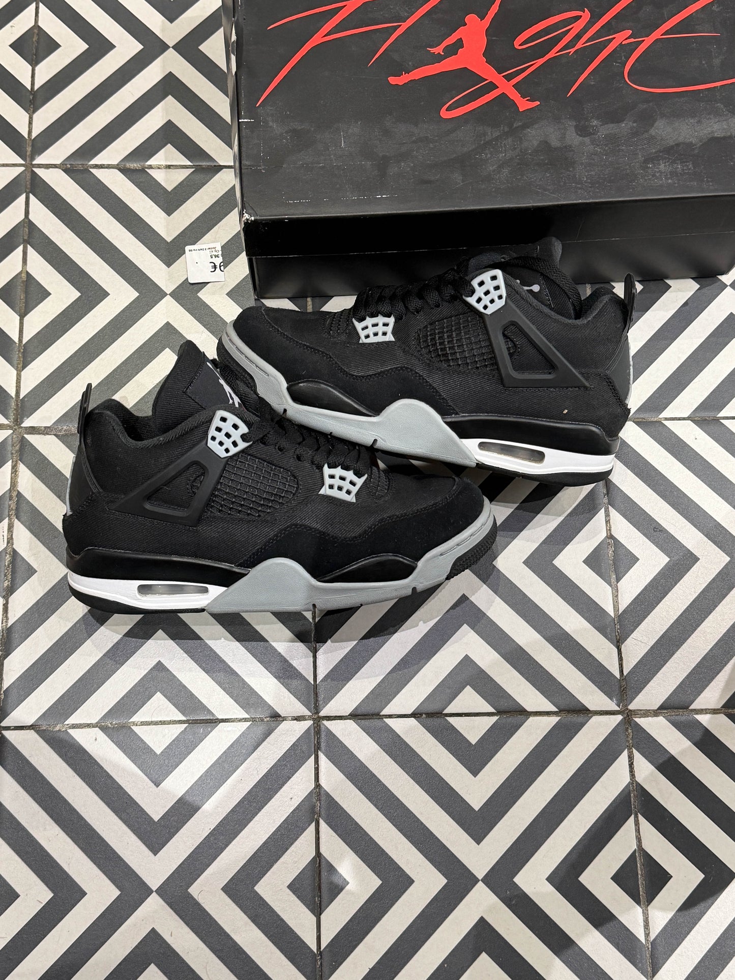 Jordan 4 Black Canvas (Taille 40)