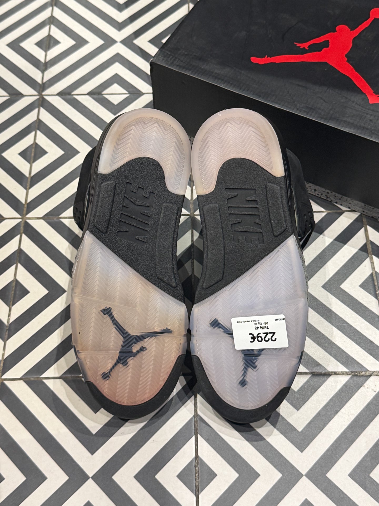 Jordan 5 Metallic 2016 (Taille 43)