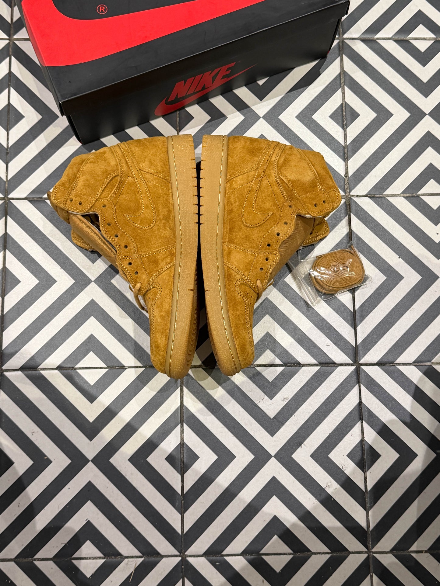 Jordan 1 High Wheat (Taille 41)