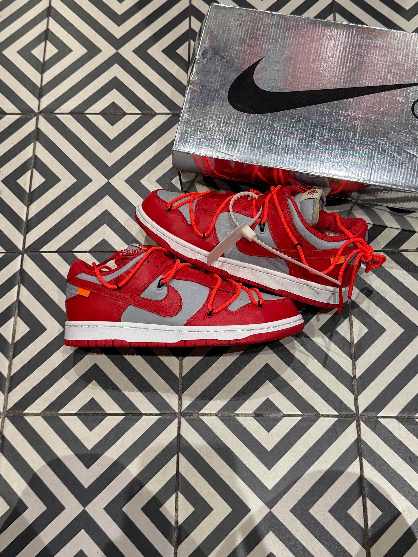 Dunk Off-White University Red (Taille 39)