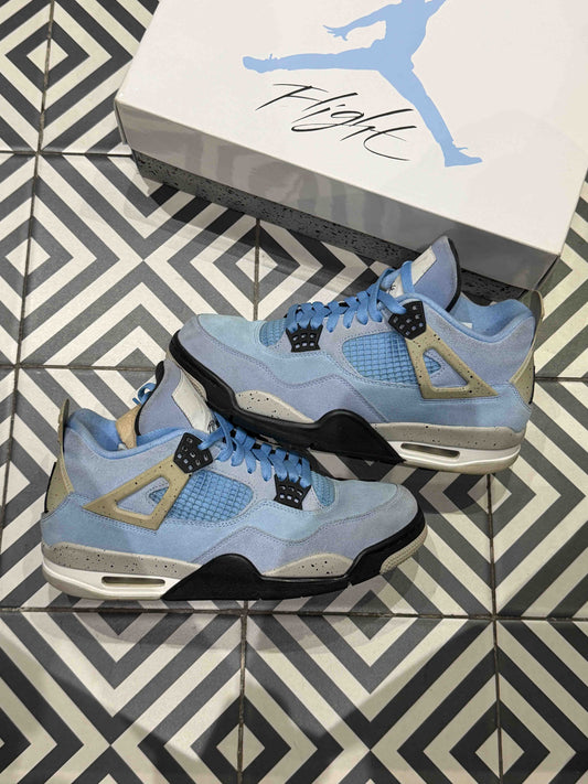 Jordan 4 UNC (Taille 43)