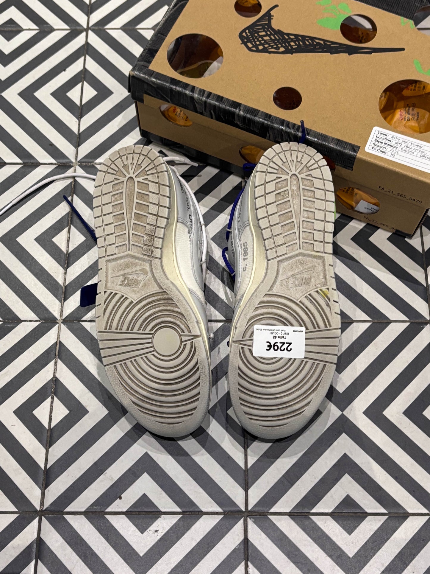 Dunk Low Off White Lot 23/50 (Taille 43)