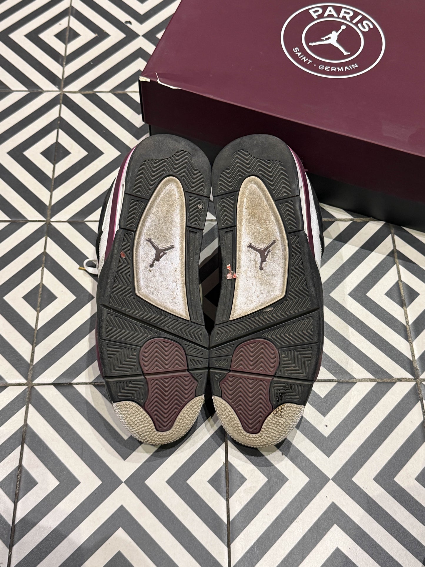 Jordan 4 PSG (Taille 44)