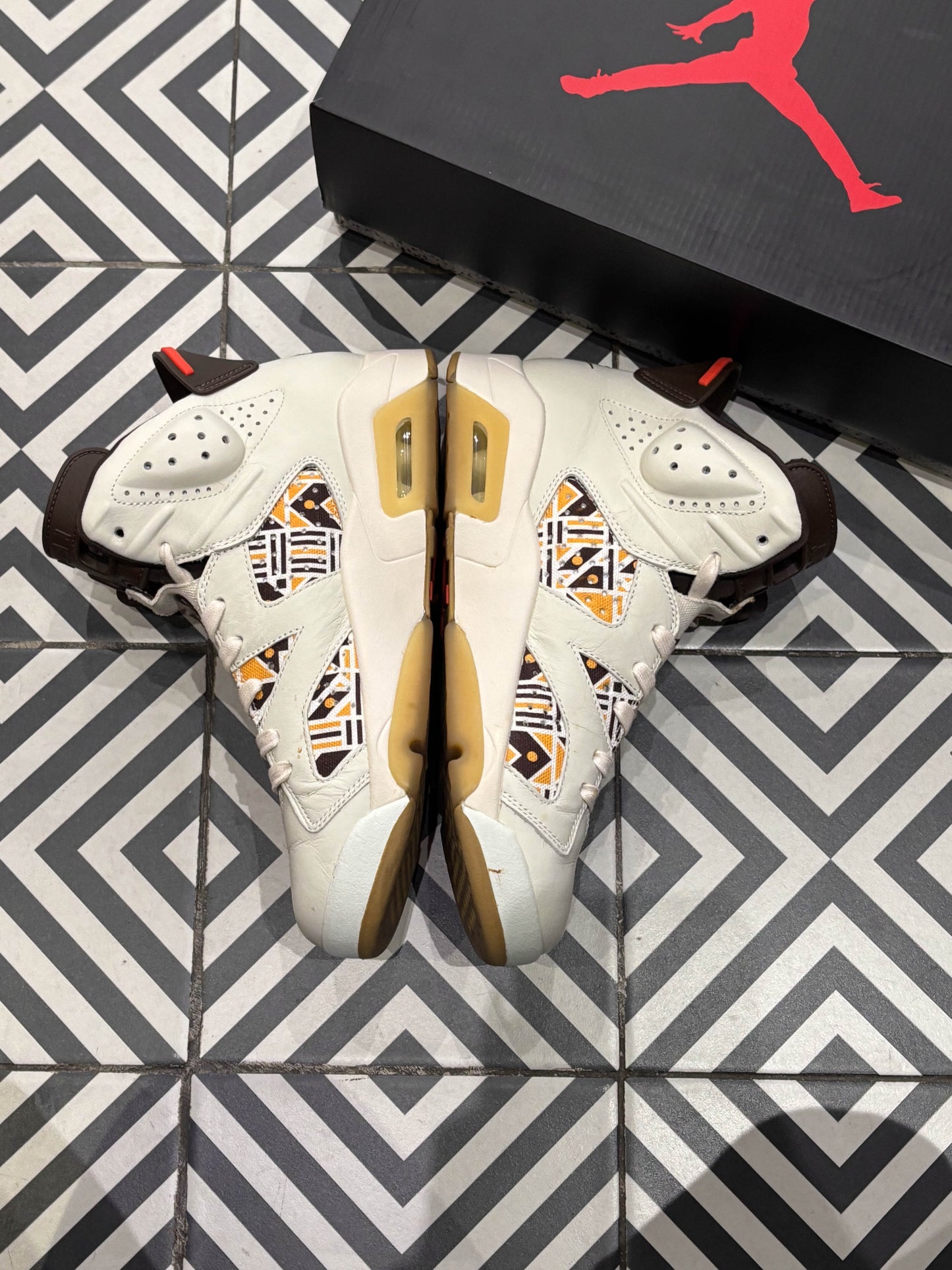 Jordan 6 Quai 54 (Taille 42,5)