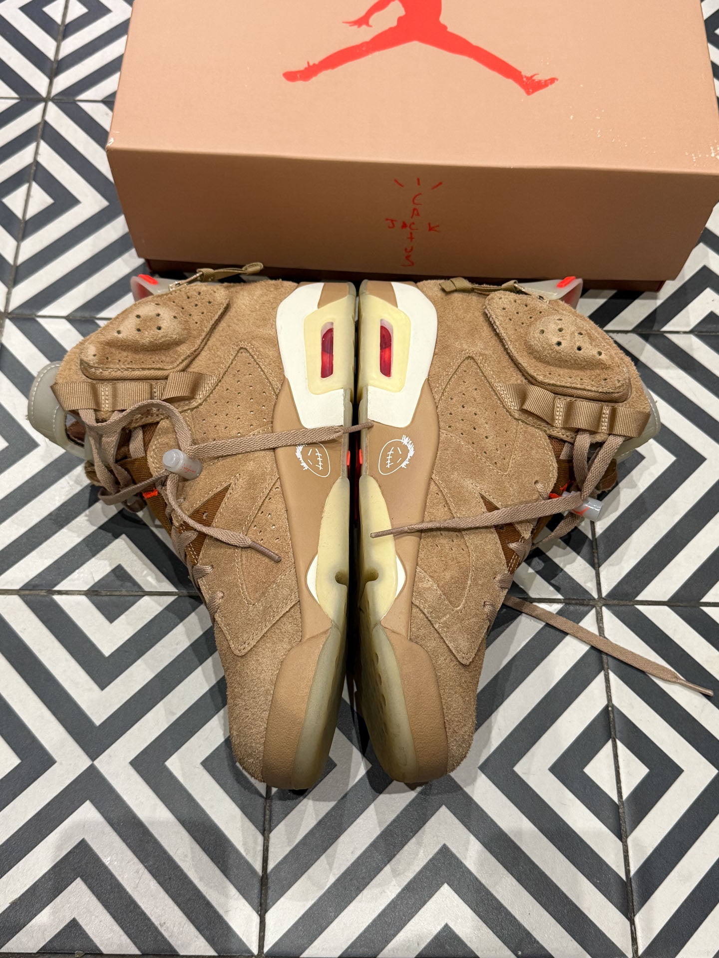 Jordan 6 Travis Scott British Kaki (Taille 47,5)