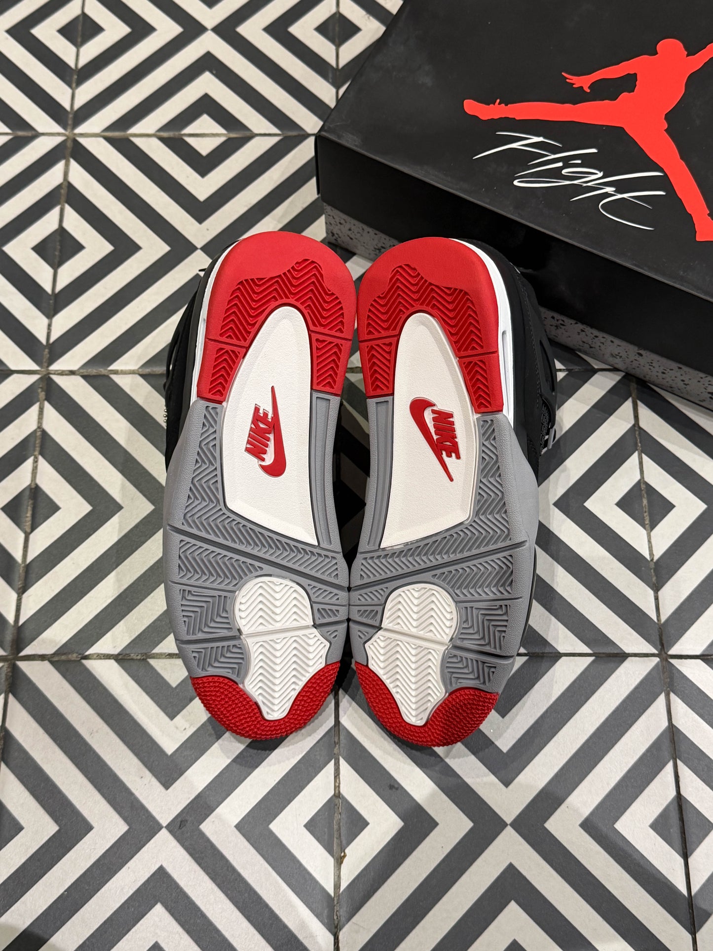 Jordan 4 Bred 2019 (Taille 42,5)