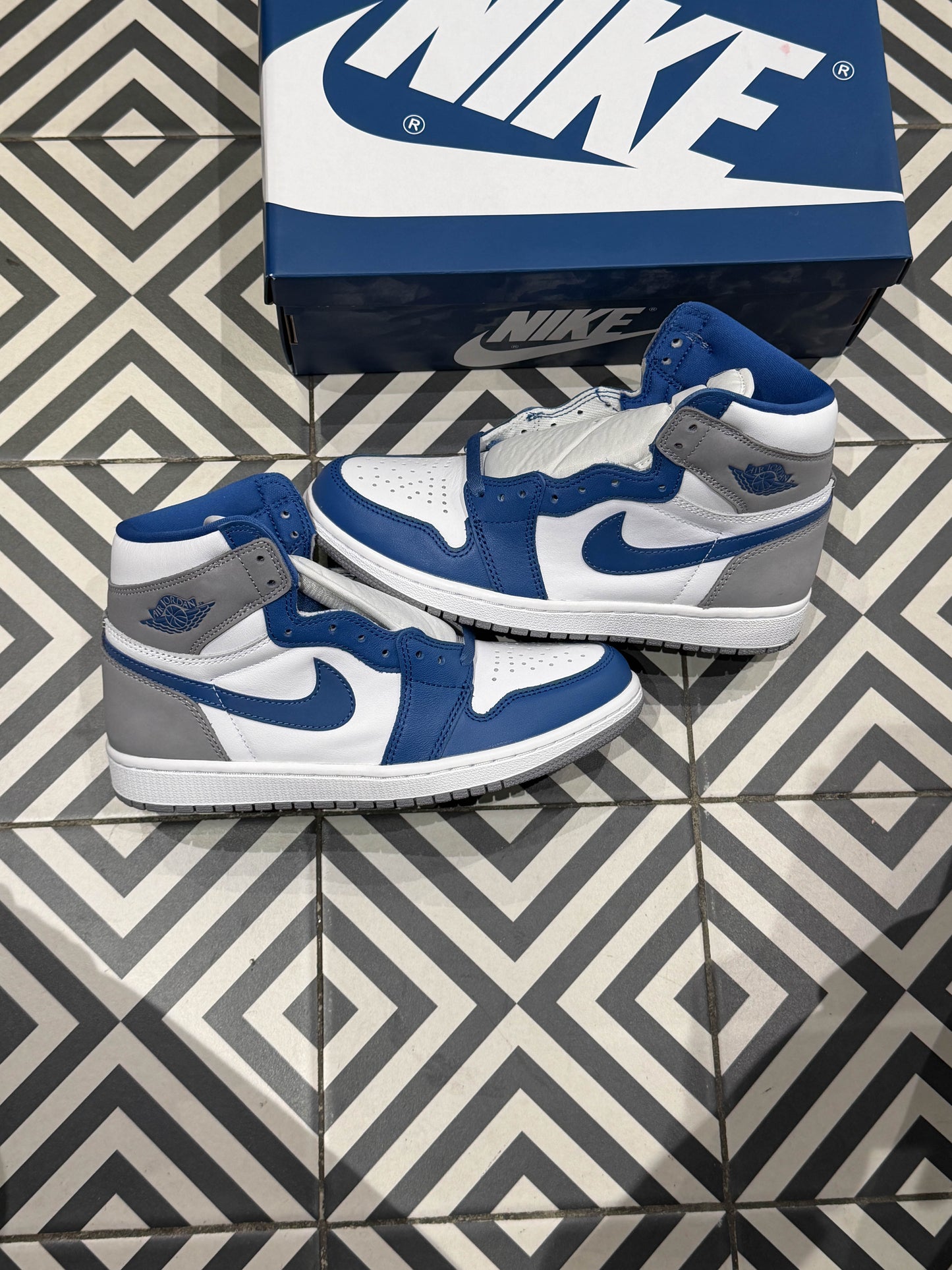 Jordan 1 High True Blue (Taille 40)