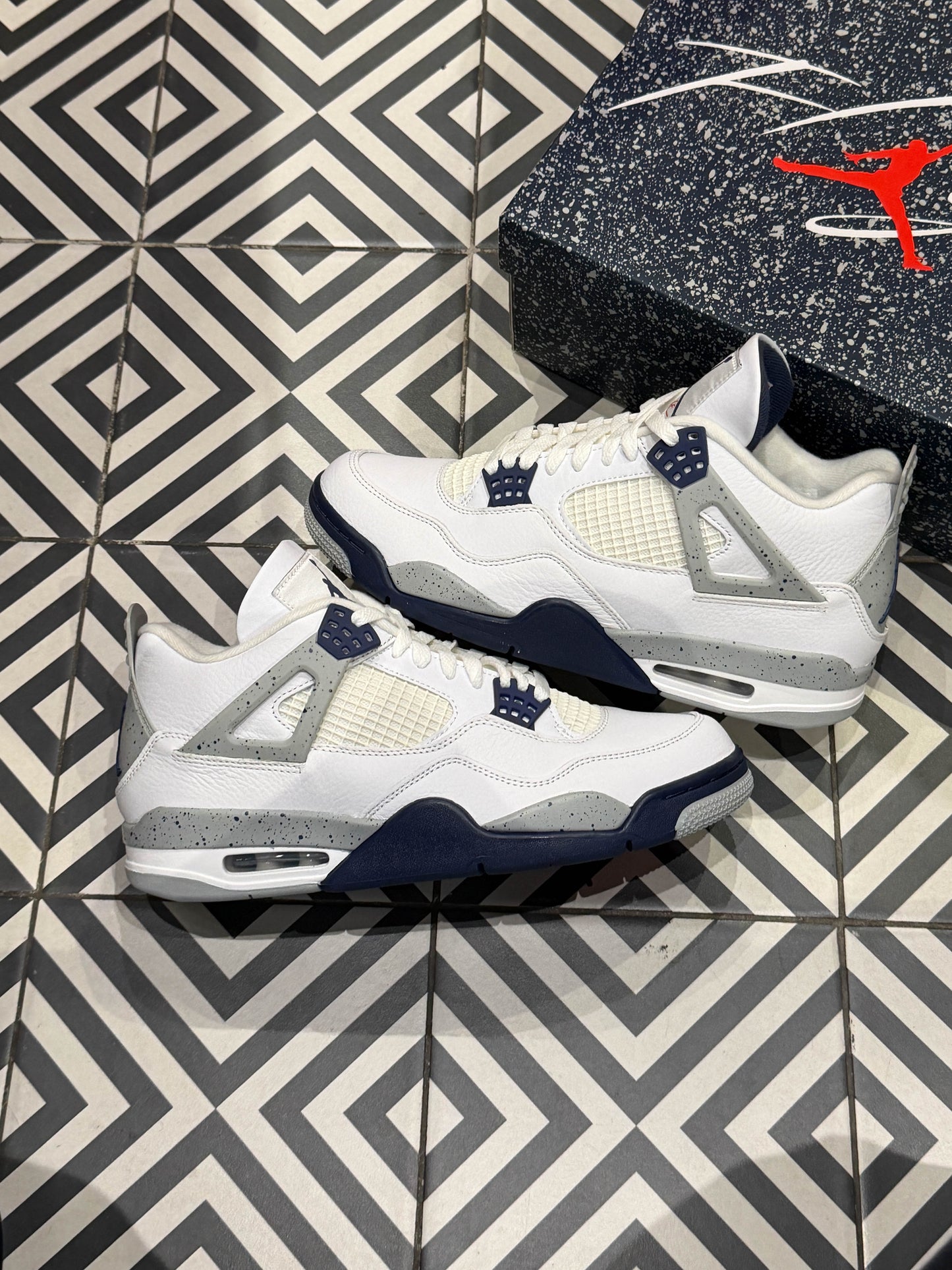 Jordan 4 Midnight navy (Taille 43)