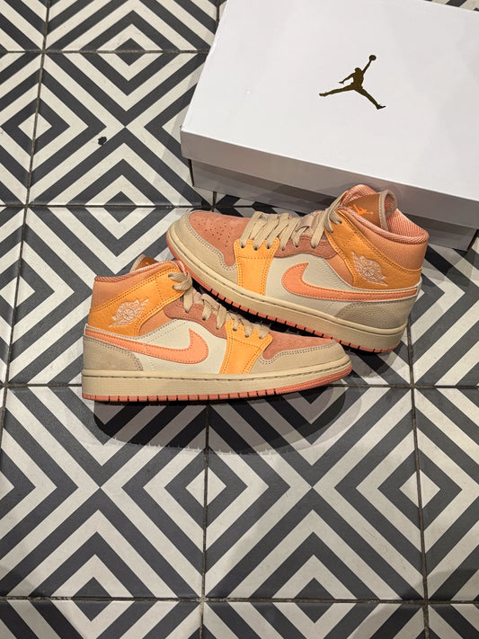Jordan 1 Mid Abricot (Taille 37,5)