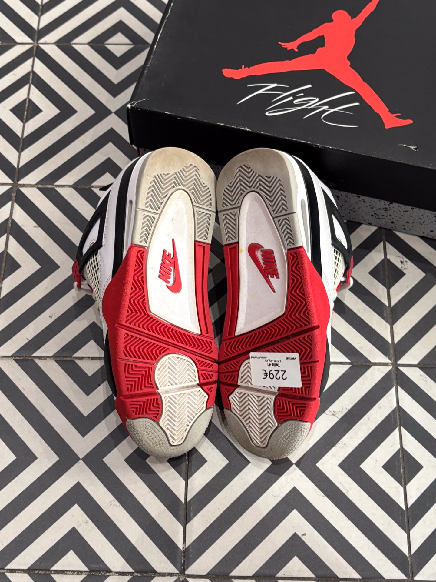 Jordan 4 Fire Red (41)