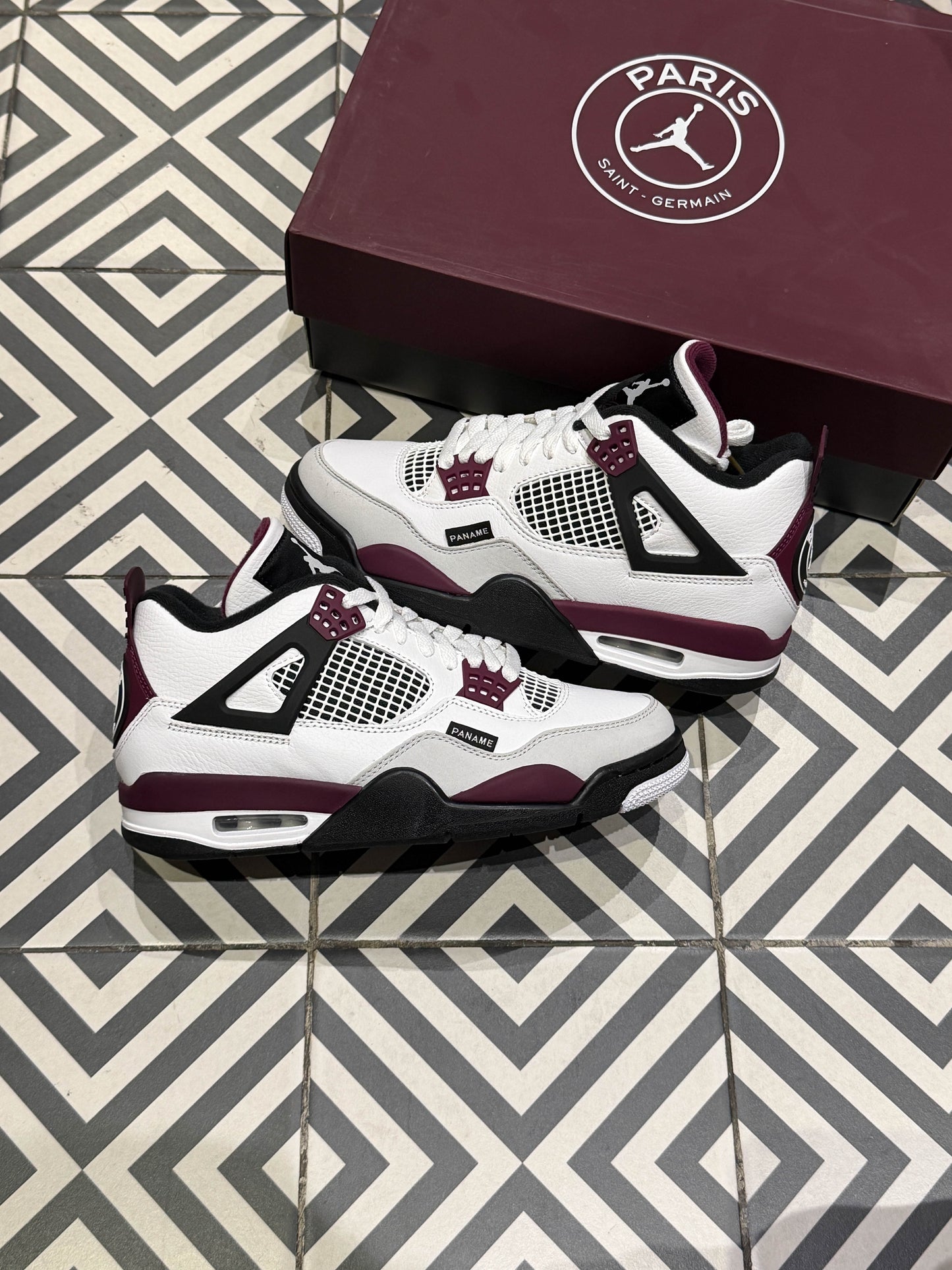 Jordan 4 PSG (Taille 45)