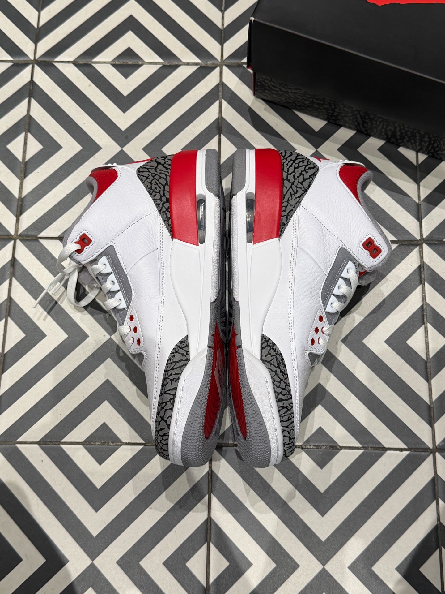 Jordan 3 Fire red (Taille 43)