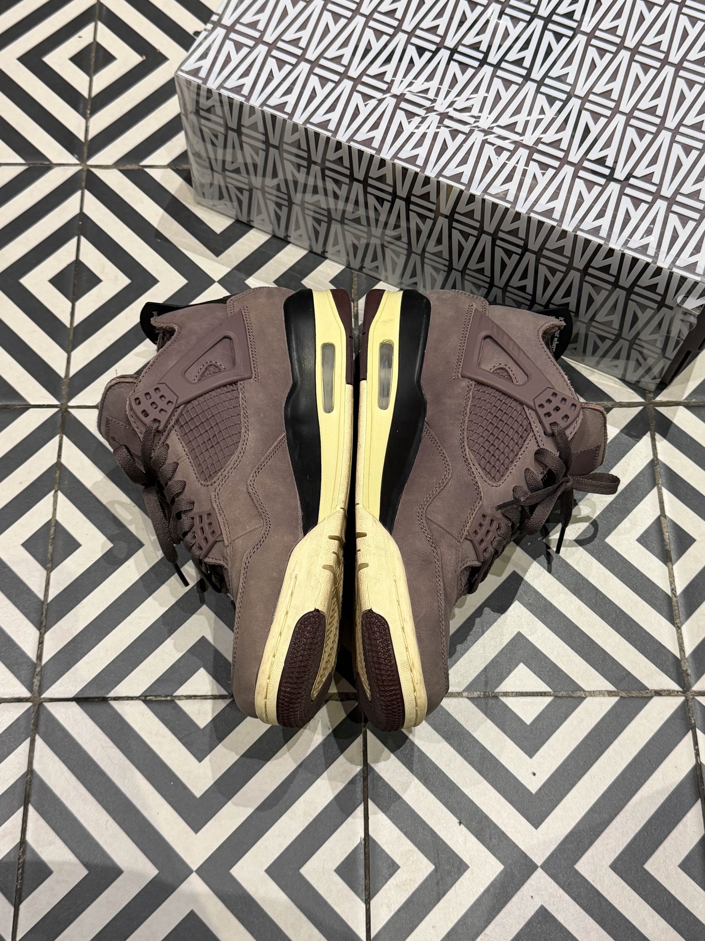 Jordan 4 A Ma Maniere (Taille 44)