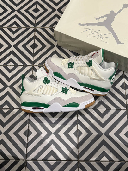 Jordan 4 SB Pine Green (Taille 42)