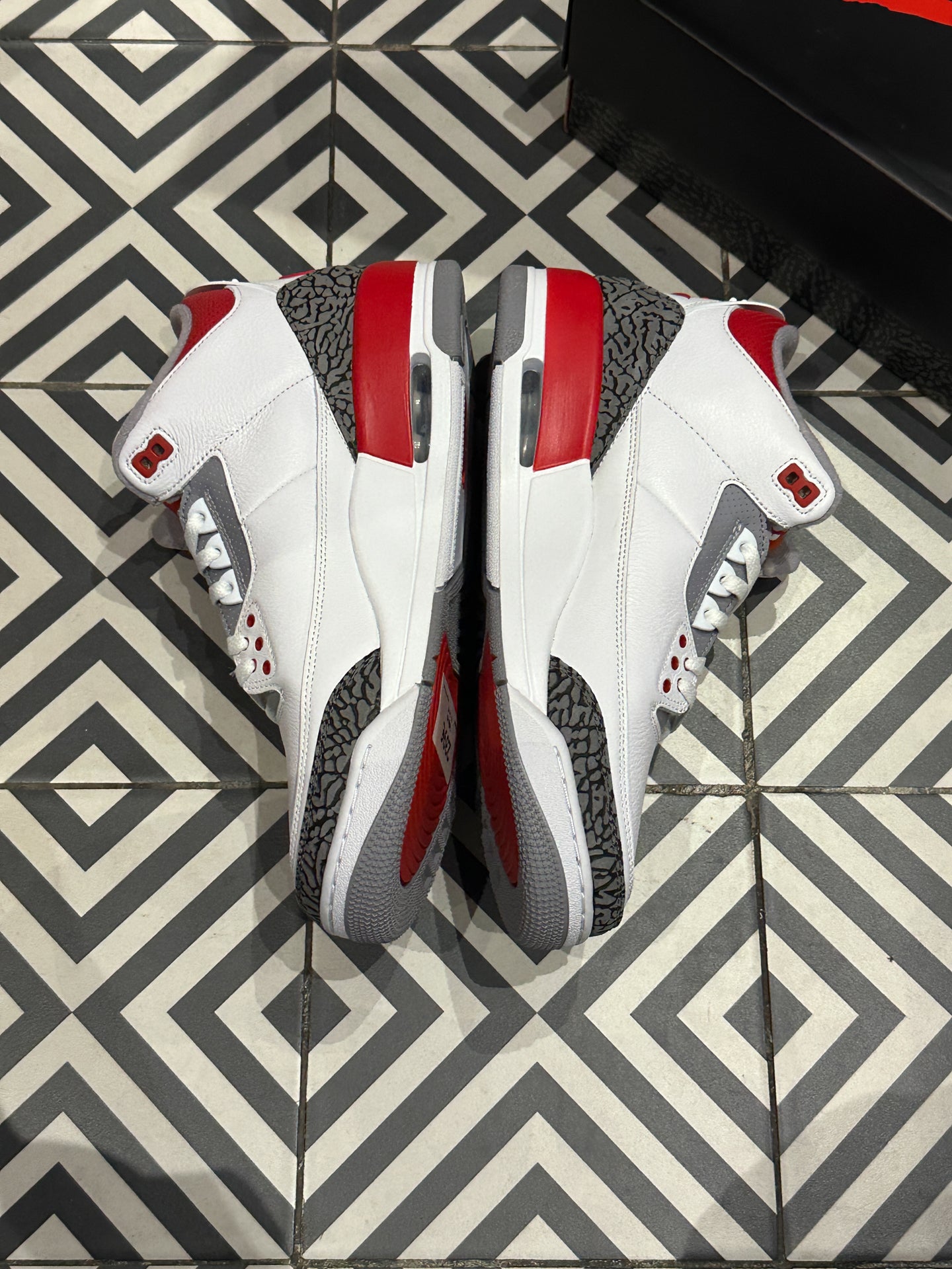 Jordan 3 Fire red (Taille 46)