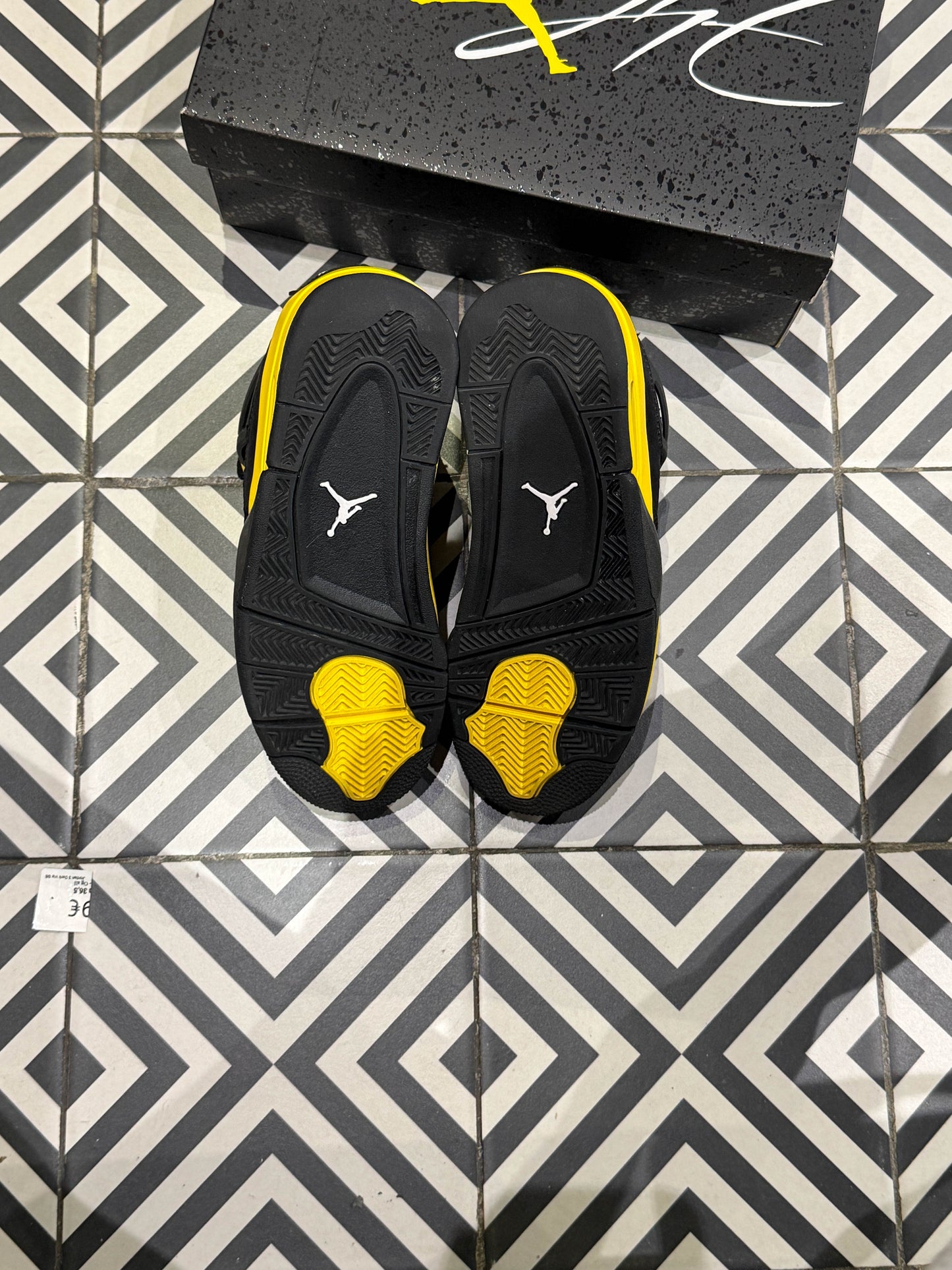 Jordan 4 Yellow Thunder GS (Taille 38,5)