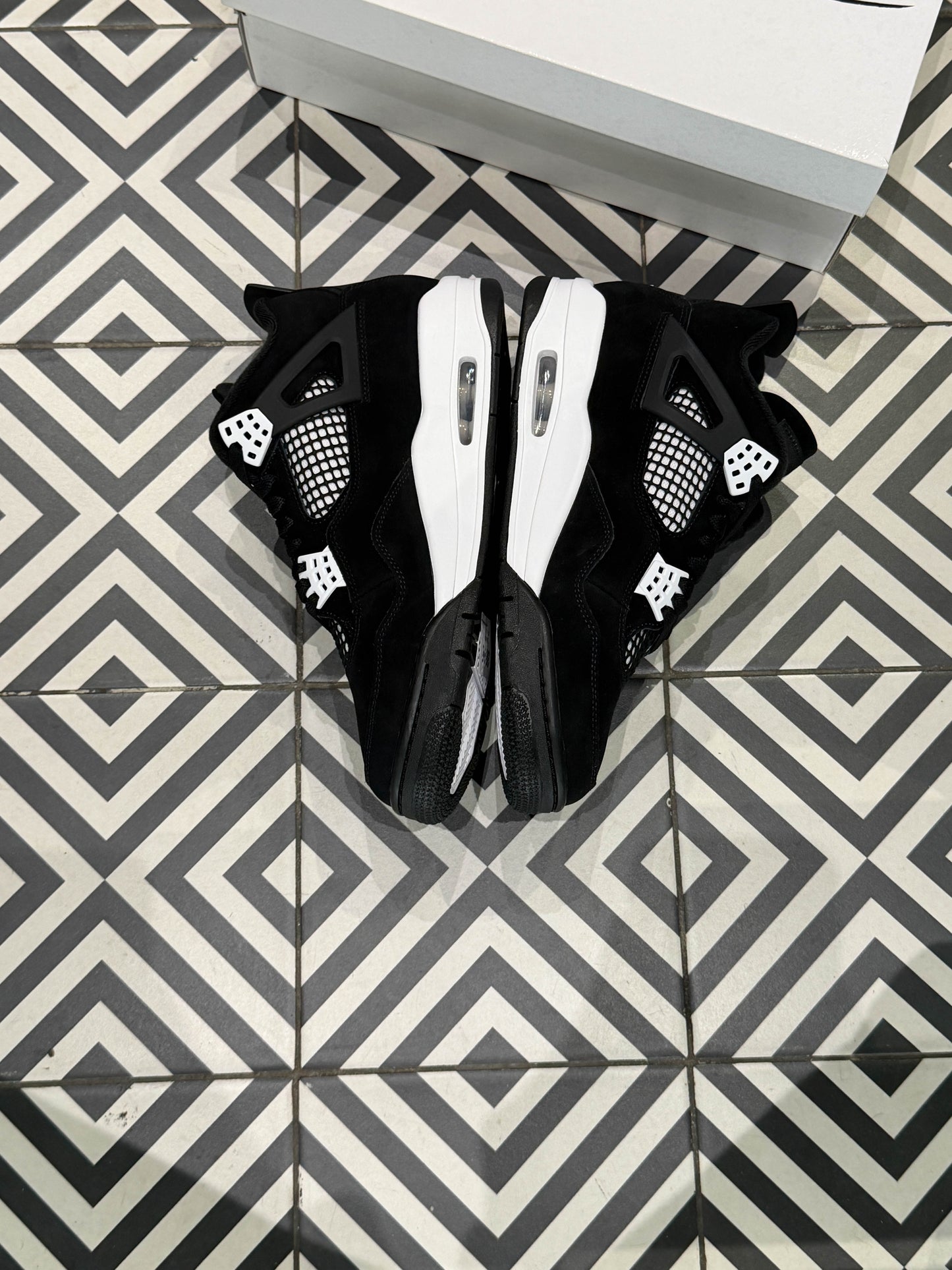 Jordan 4 White Thunder (Taille 43)