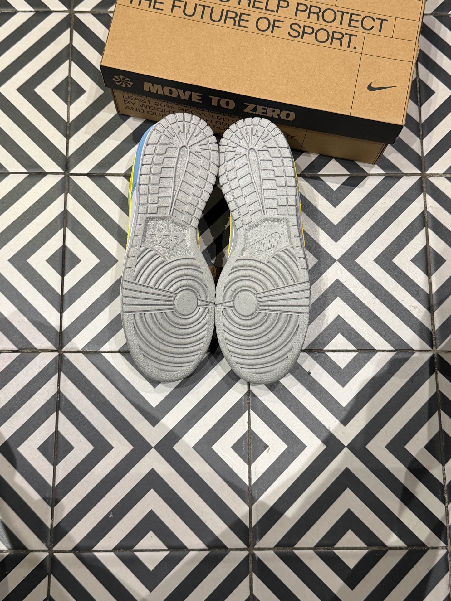 Dunk Low Homer Simpson GS (Taille 38,5)