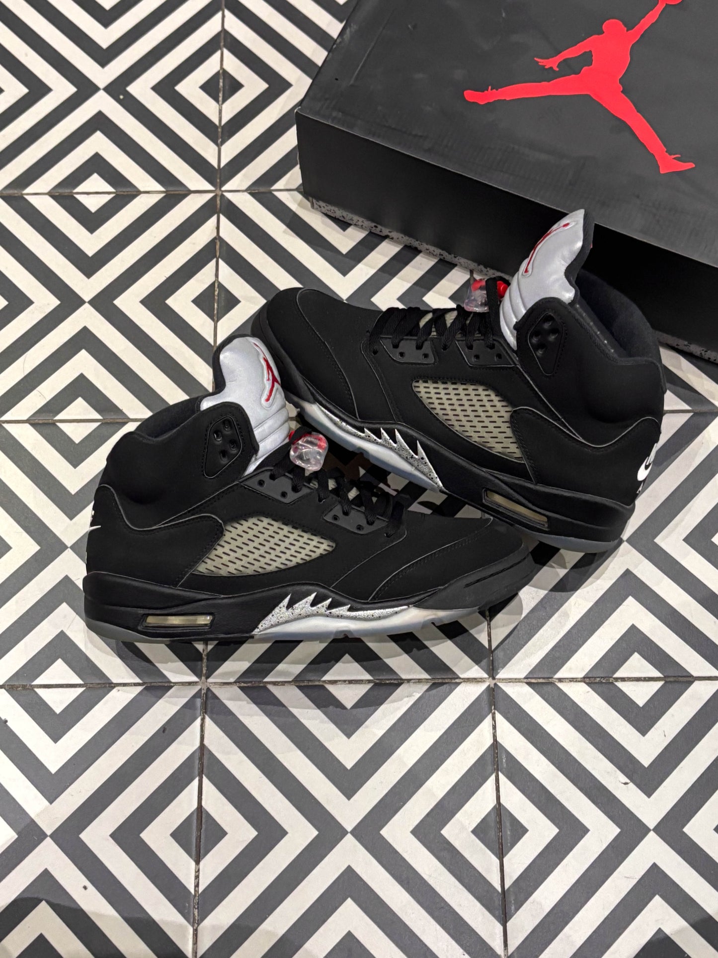 Jordan 5 Metallic Silver (Taille 44,5)