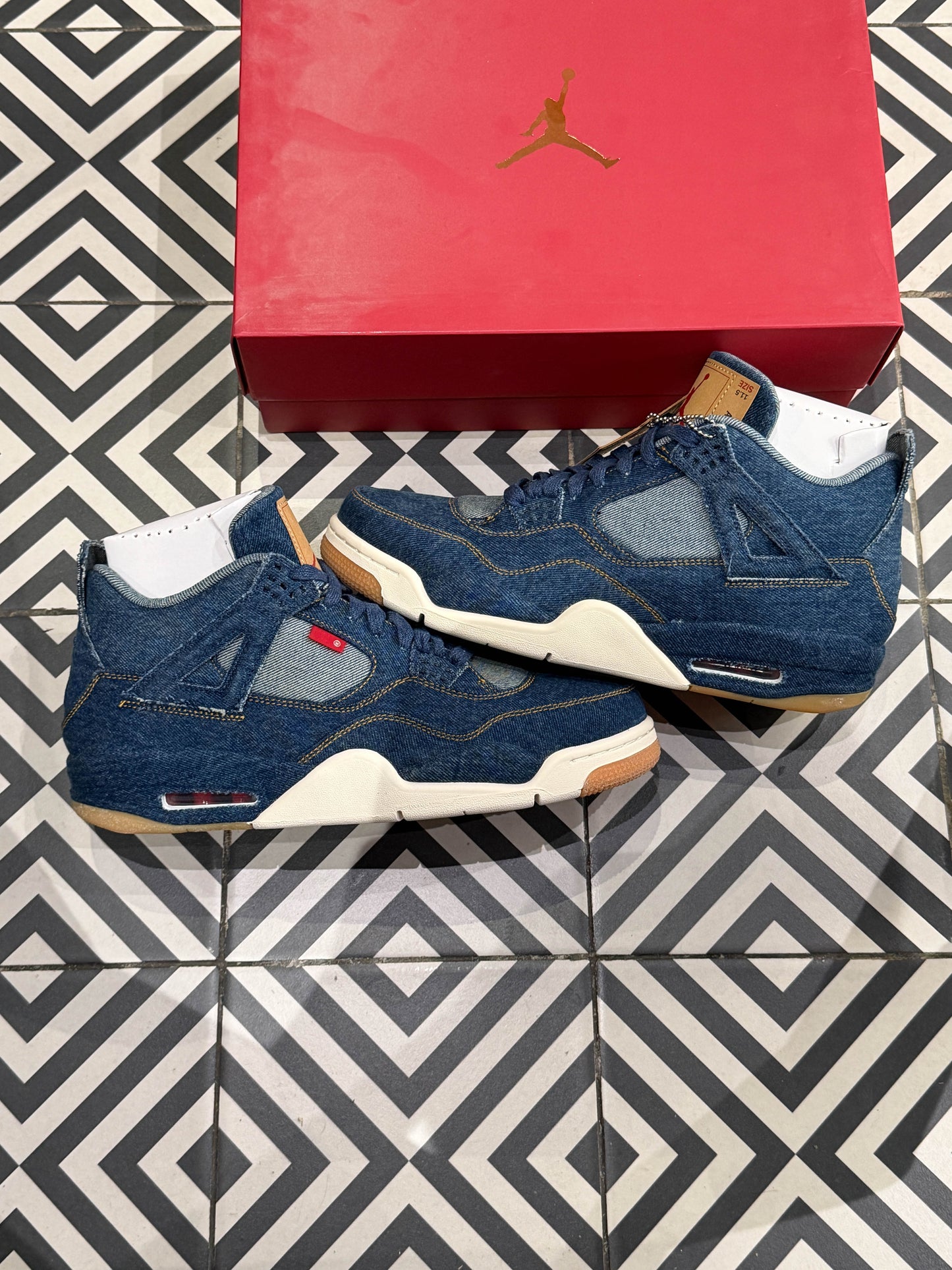 Jordan 4 Levis Denim (Taille 45,5)