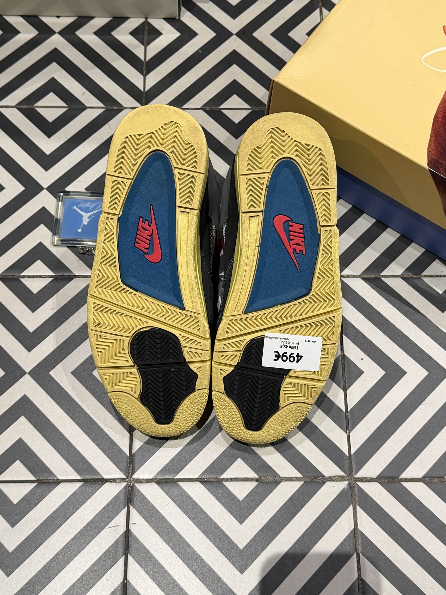 Jordan 4 Union Off Noir (Taille 42,5)