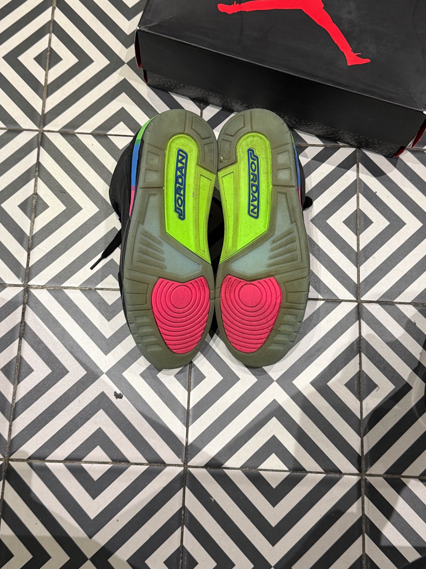 Jordan 3 Quai 54 (Taille 42)