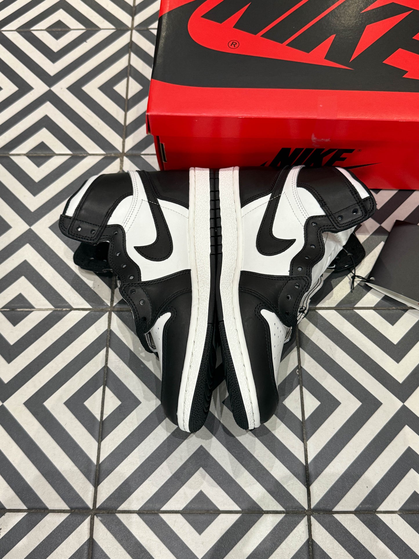 Jordan 1 High 85 Black (Taille 42)