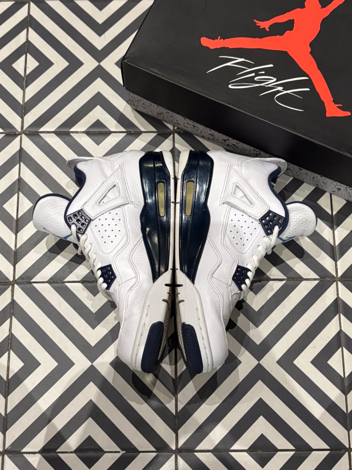 Jordan 4 Columbia (40)