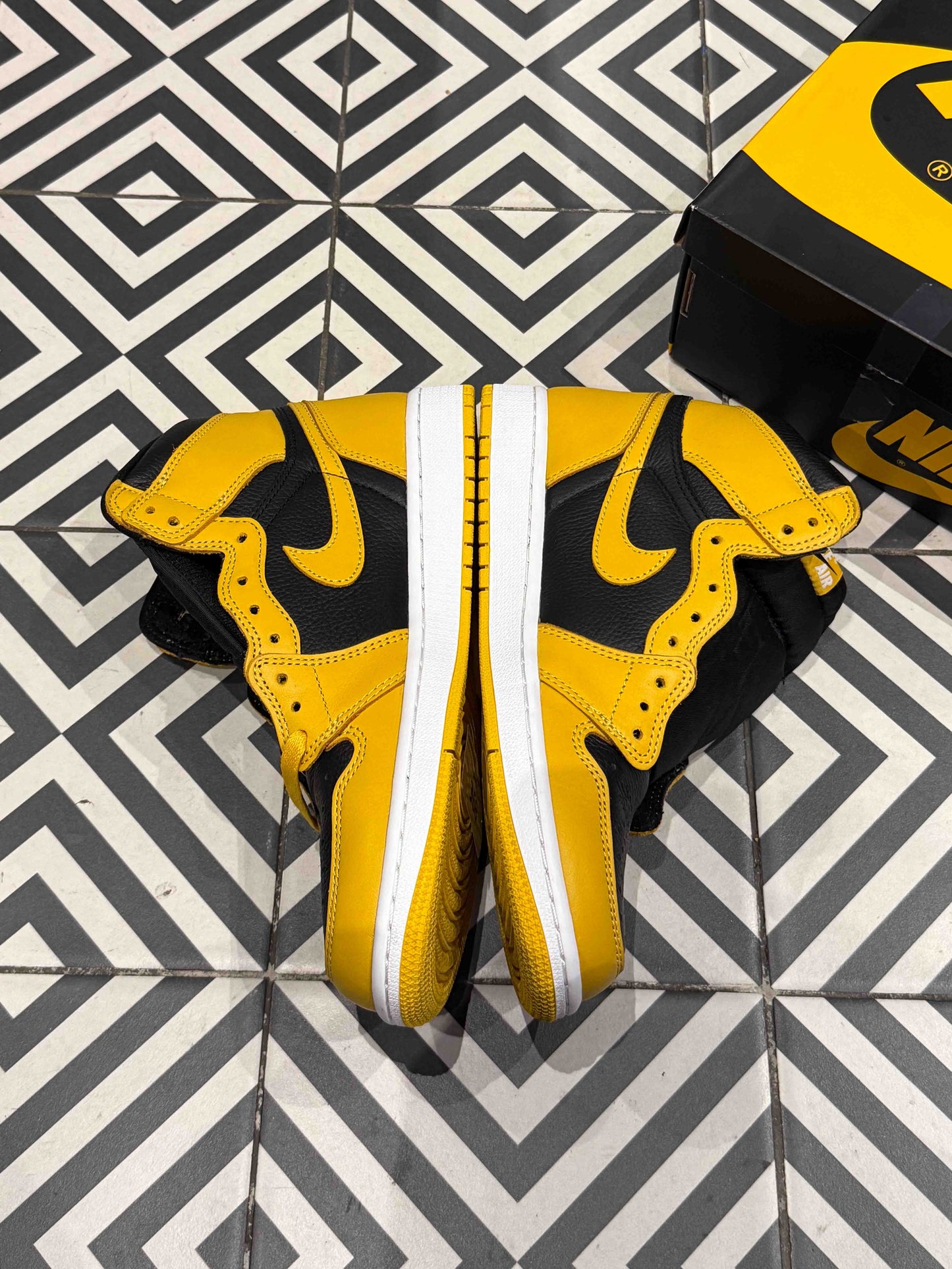 Jordan 1 High Pollen (Taille 42)