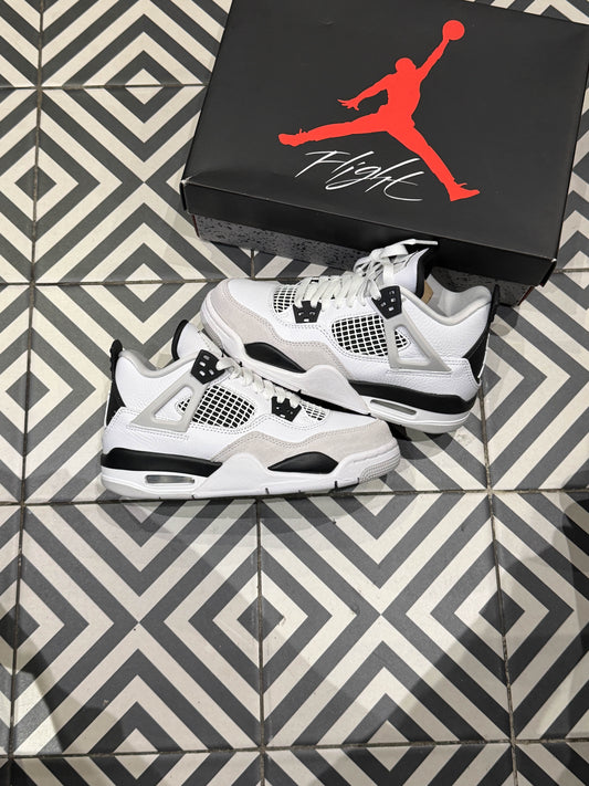 Jordan 4 Military Black GS (Taille 35,5)