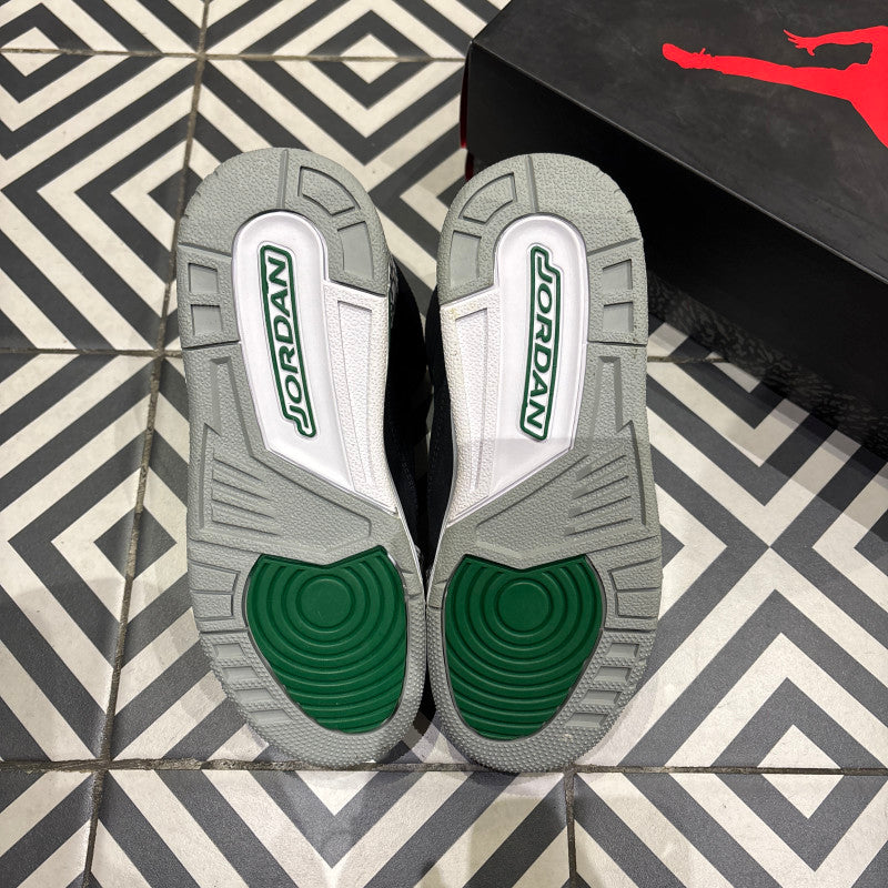 Jordan 3 Pine Green GS (Taille 35,5)