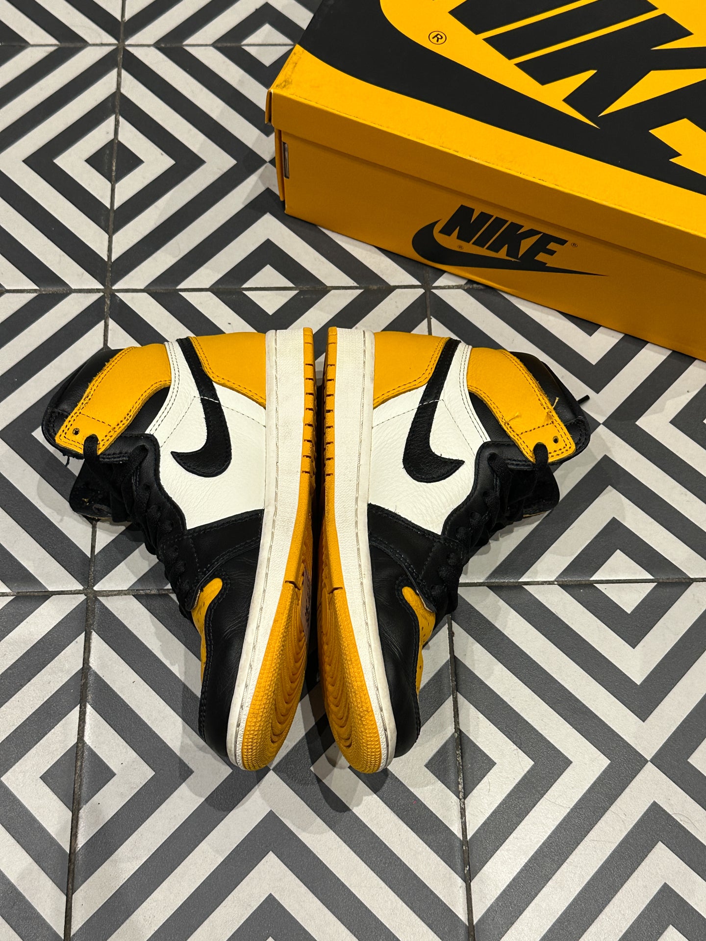 Jordan 1 High Taxi (38)