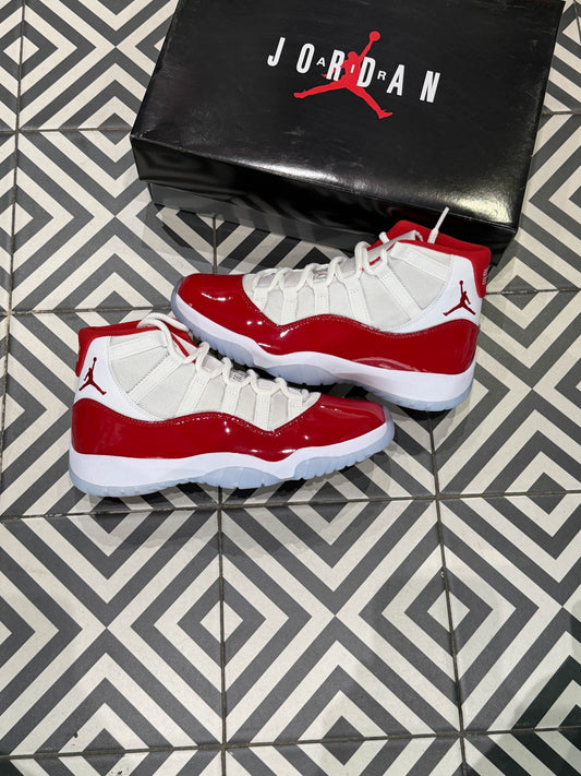 Jordan 11 Cherry (Taille 41)