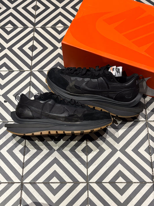 Sacai Vaporwaffle Black Gum (45,5)