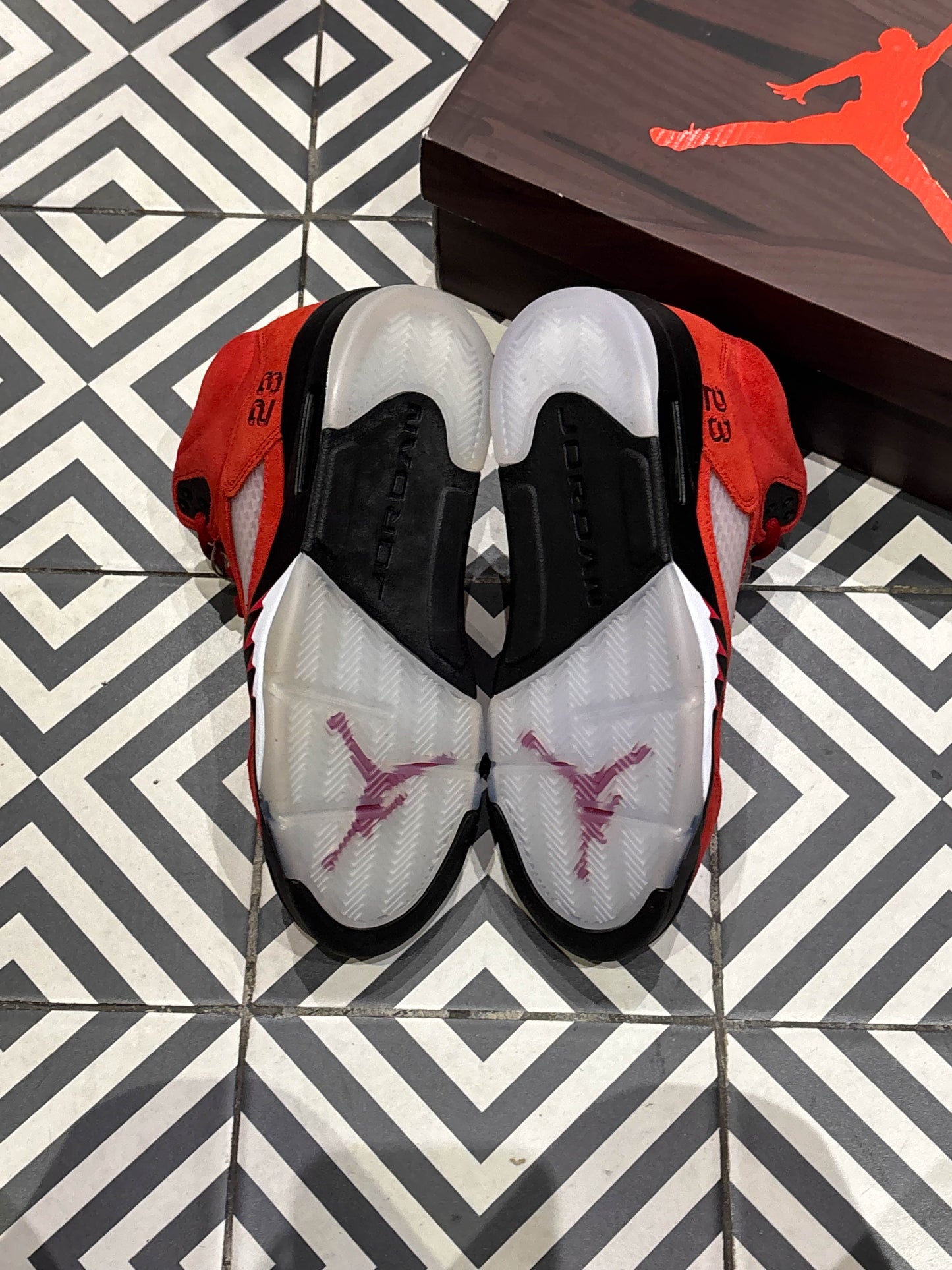 Jordan 5 Raging Bulls (Taille 40)