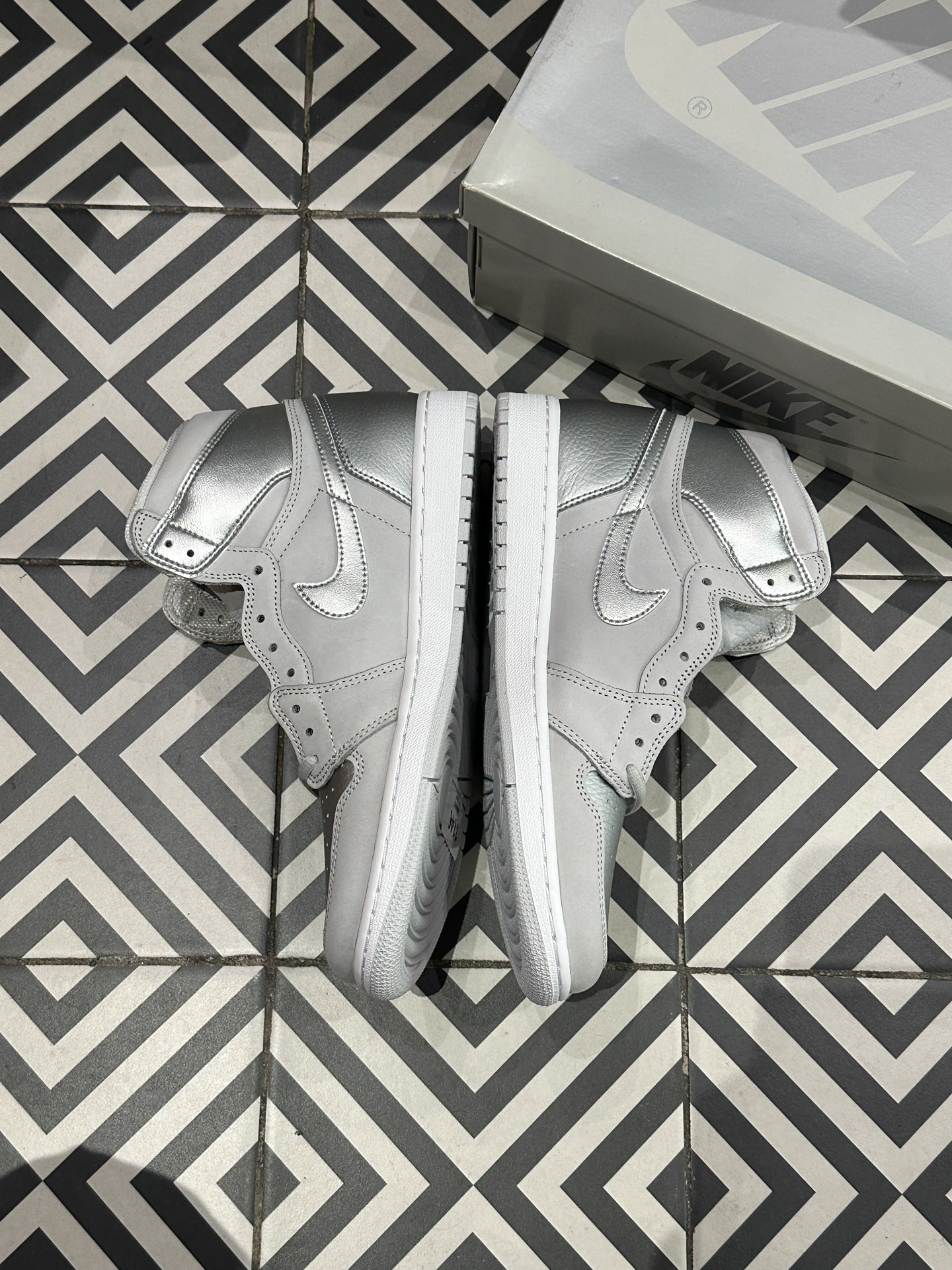 Jordan 1 High Co Japan Silver (Taille 44,5)